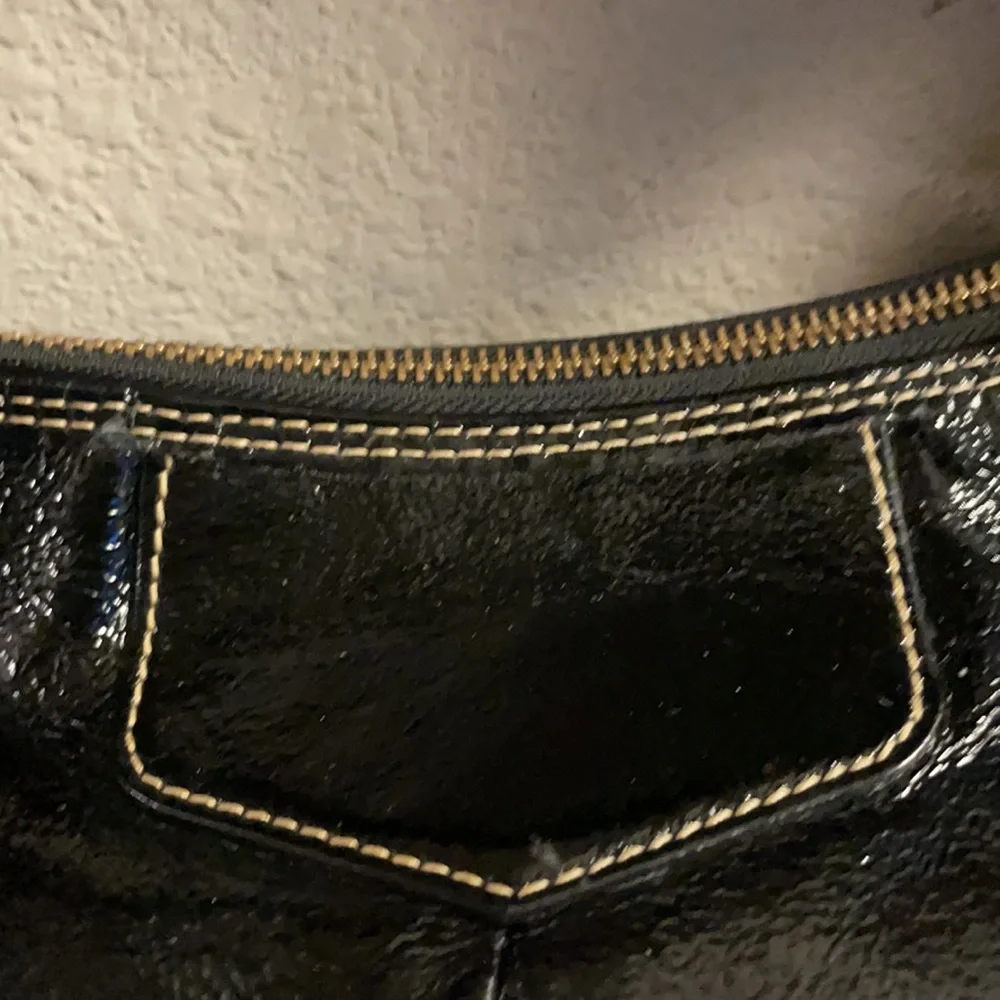 Dooney & Bourke gorgeous patent